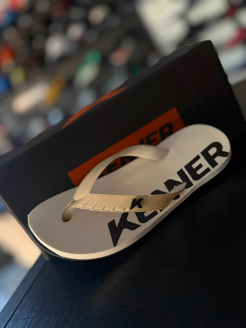 Chinelo Kenner Summer Branco e Preto